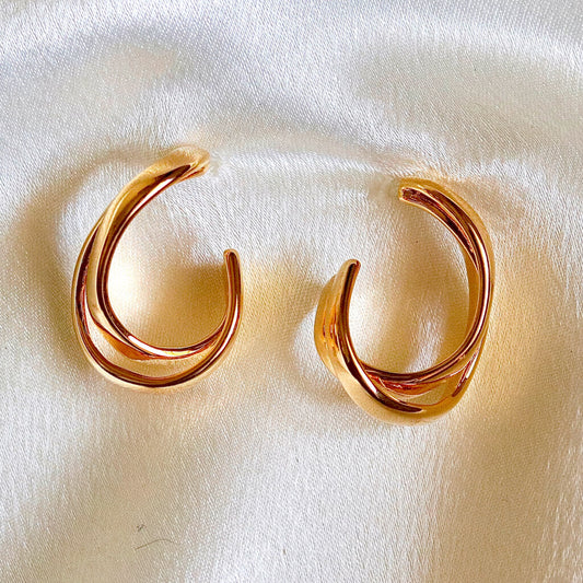 Gilded Curve Stud Earring