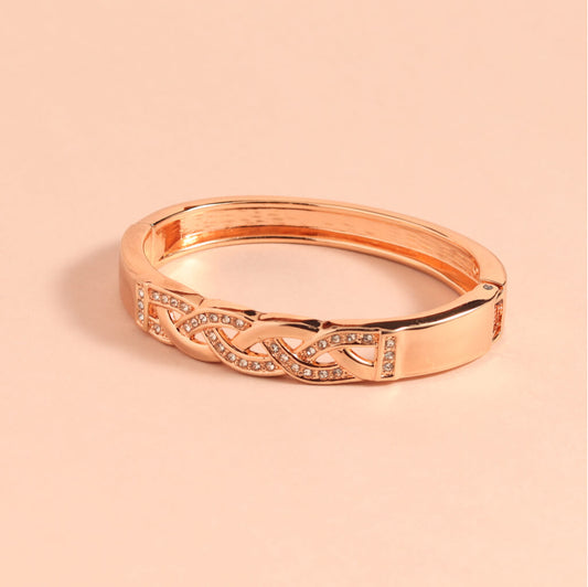 Gold Bracelet with Intertwined Crystal