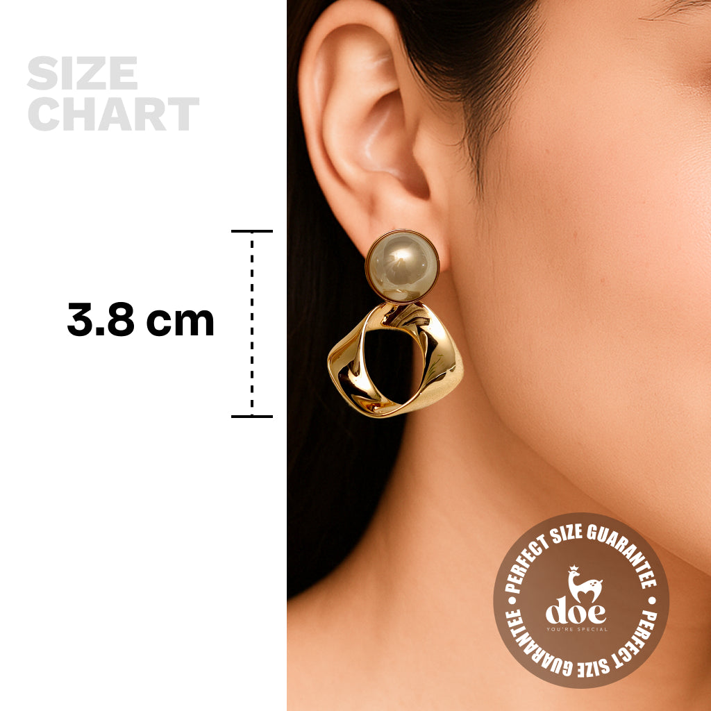 Lustrous Wave Drop Earring