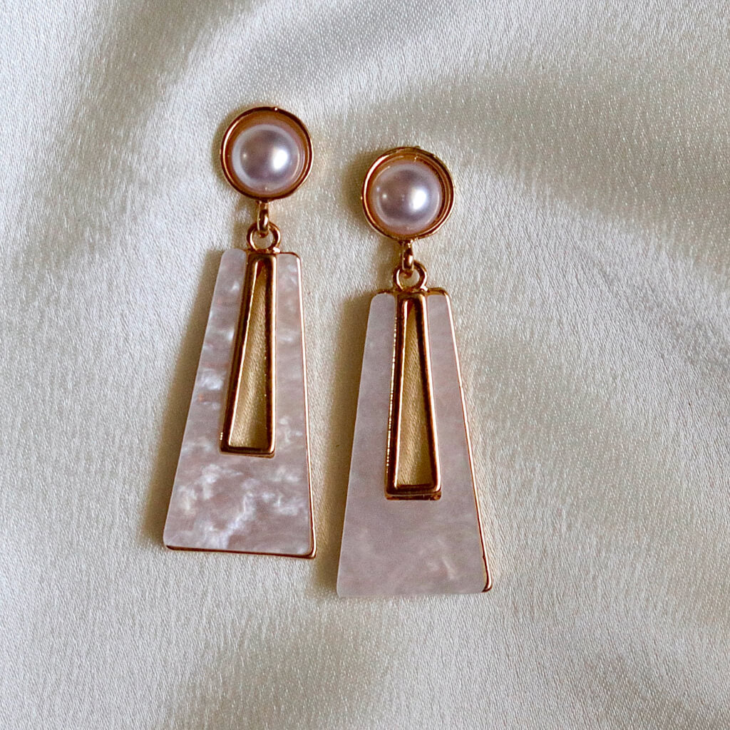 Pearl Cascade Hanging Earring