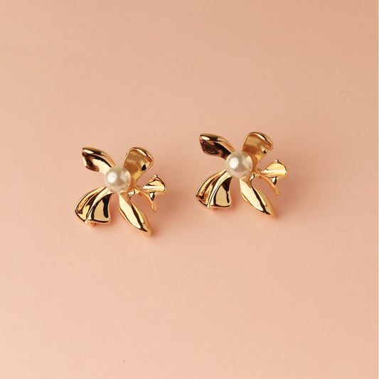 Blooming Pearl Petal Earrings