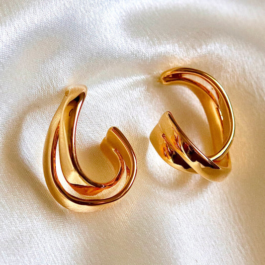 Gilded Curve Stud Earring