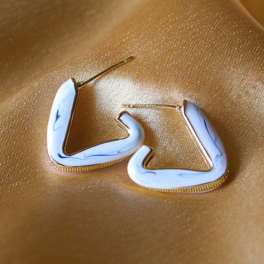 Ivory Vīra Leaf Curve Hoops Earrings
