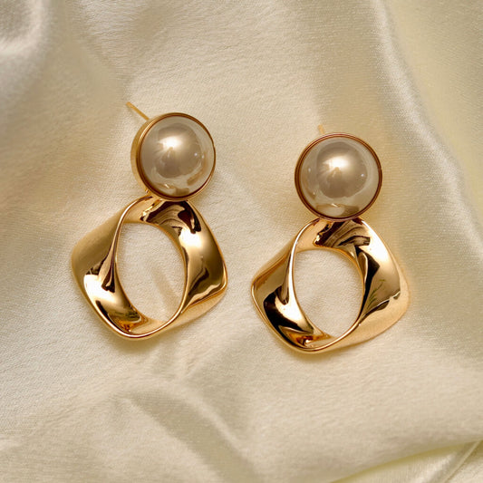 Lustrous Wave Drop Earring