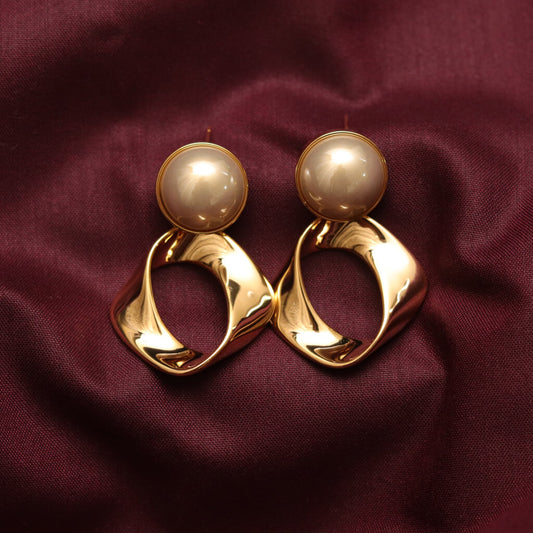 Lustrous Wave Drop Earring