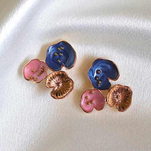 Petal Pond Studs Earrings