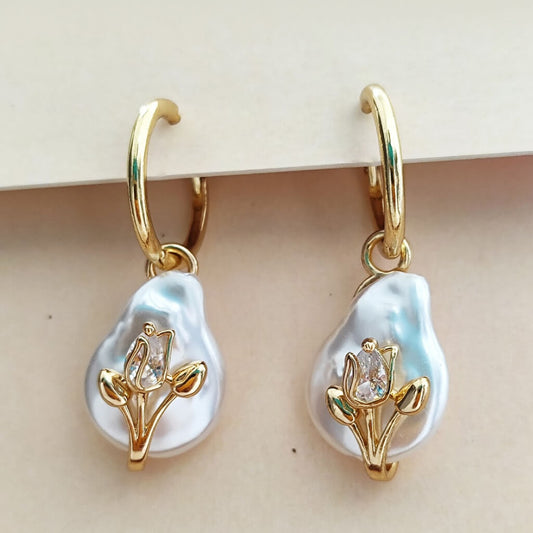 Tulip Pearl Teardrops Earrings